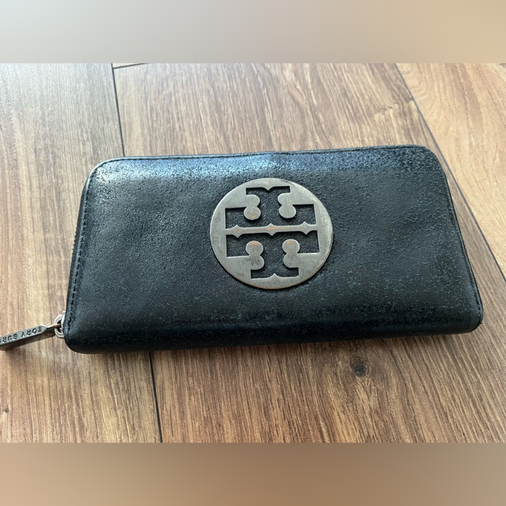 Tory Burch Black Sparkly Leather Wallet Authentic - Picture 2 of 10